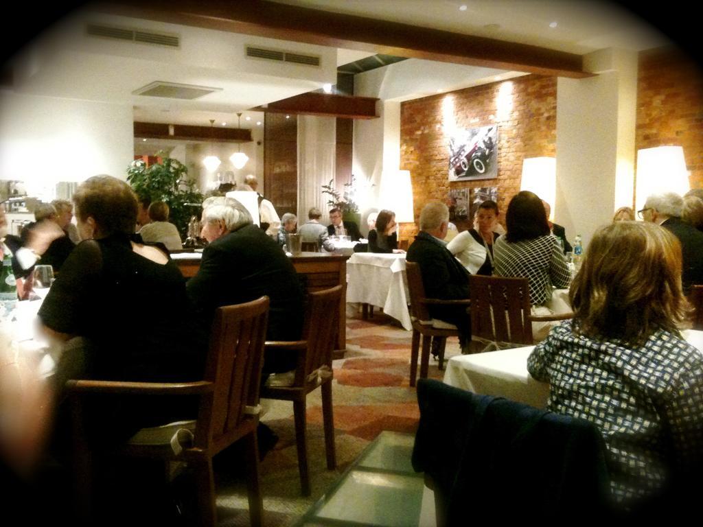 Hotel Firean Antwerp Luaran gambar